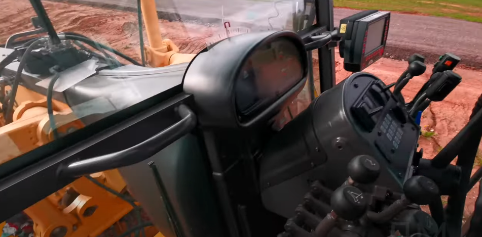 Автогрейдер Volvo G946
